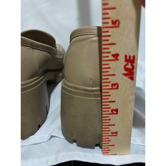 Cushionaire Women's Platform Chunky Penny Loafers Beige sz 10 Grunge Academia - Picture 8 of 10